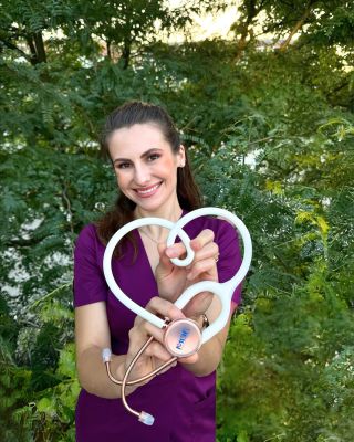 💗 LÁSKA OD UCHA K UCHU 🩺 MDF MD One – Rose Gold & 👕 halenka INFINITE FLEX Duo, které spojuje jistotu výkonu ⚡, pohodlí a...