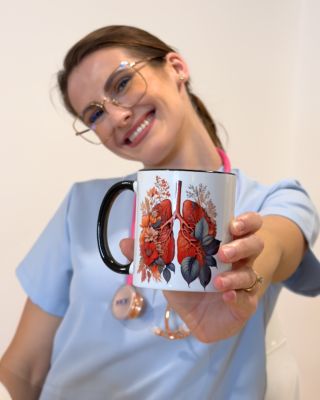 ☕️ HRNEČEK, KTERÝ ZAHŘEJE — A TERMOHRNEK, KTERÝ SE JEN TAK NEVYLIJE. @doktorkapodhorami ví, že někdy stačí horký nápoj a...